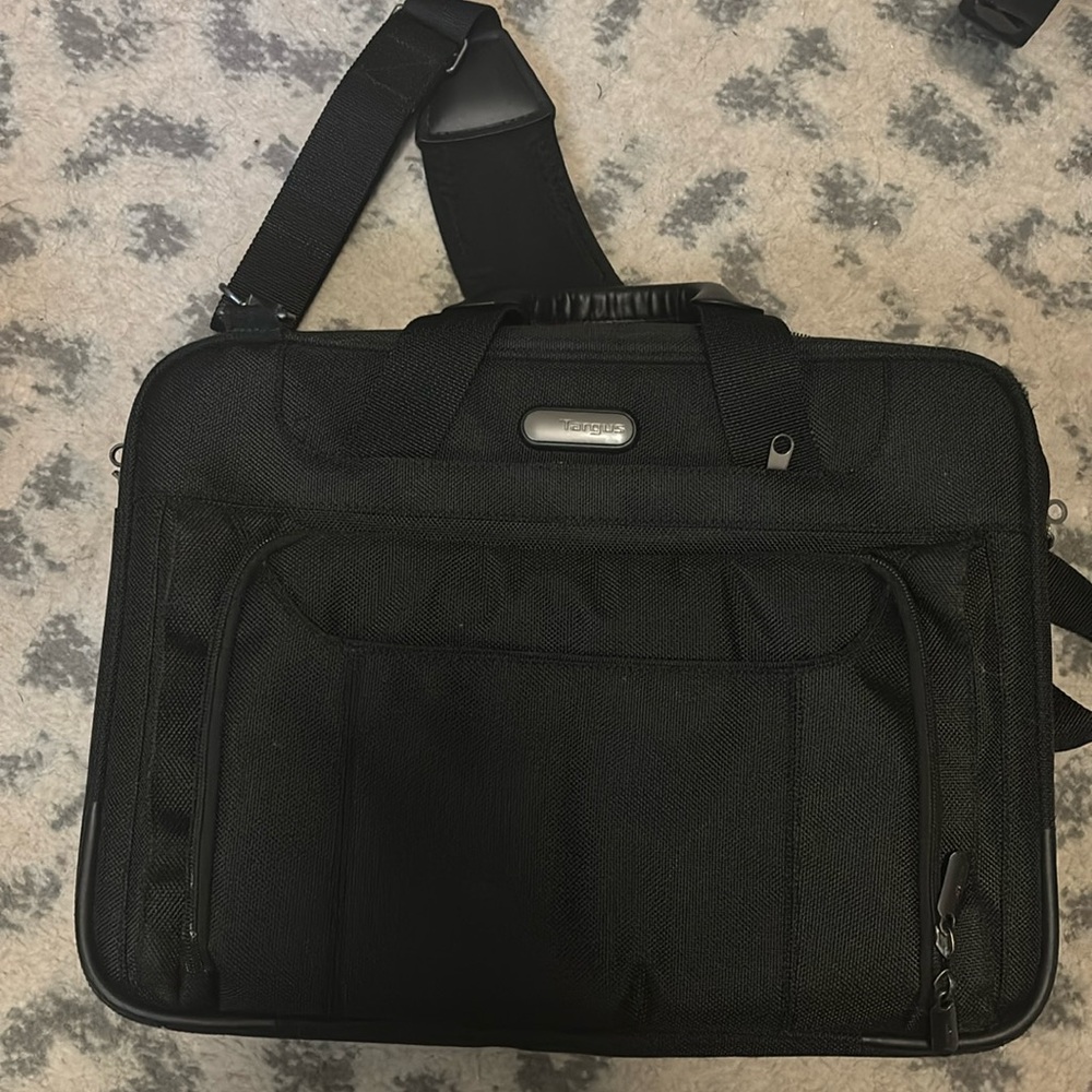 Targus black laptop carry case travel bag 16"